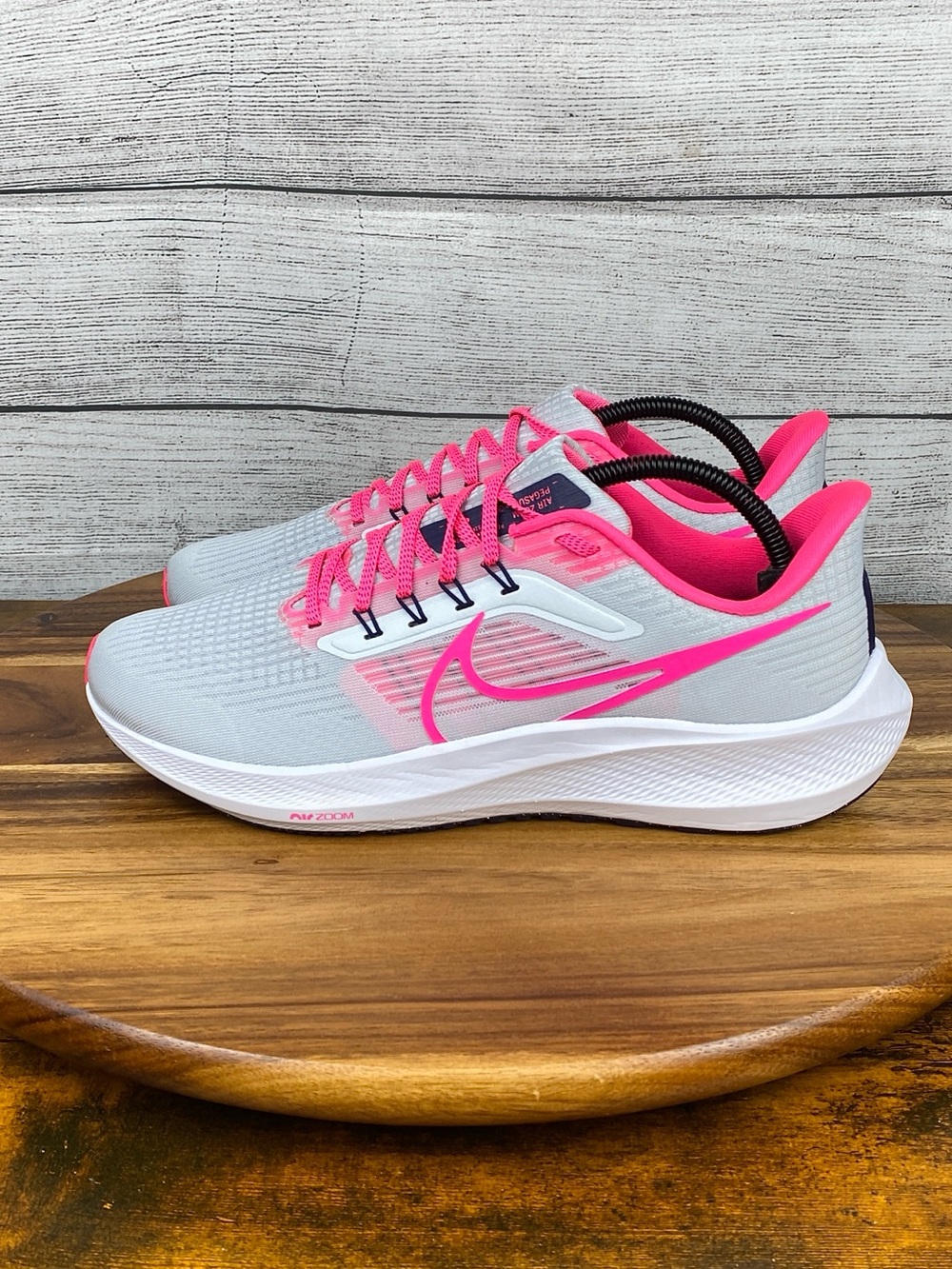 Nike Air Zoom Pegasus 39 Pure Platinum Hyper Pink Running Shoe Women’s Size 10